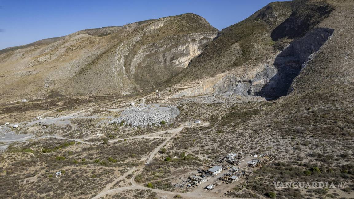 $!La colonia San Juan se ubica en una zona limítrofe entre la mancha urbana de Saltillo y el Área Natural Protegida de la Sierra de Zapalinamé, lo que ha complicado su regularización.