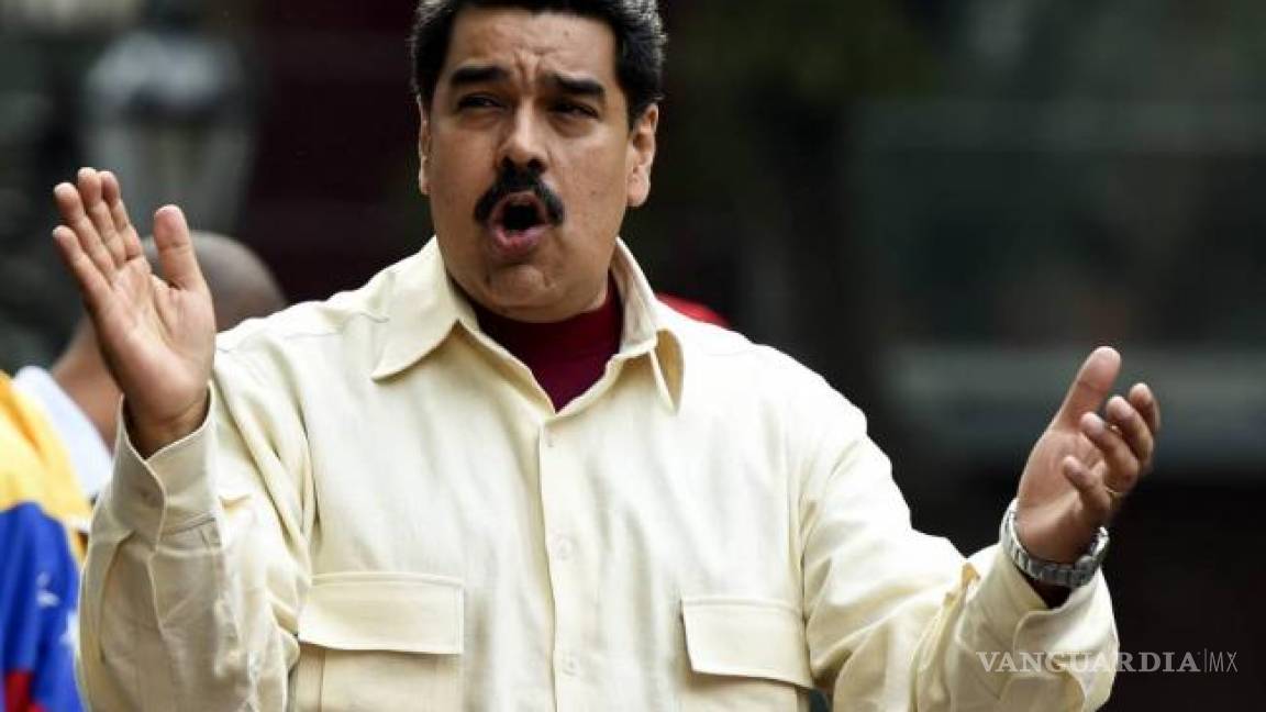 Maduro &quot;sale por su renuncia o sale con las patas por delante, en un cajón&quot;: Vicente Fox