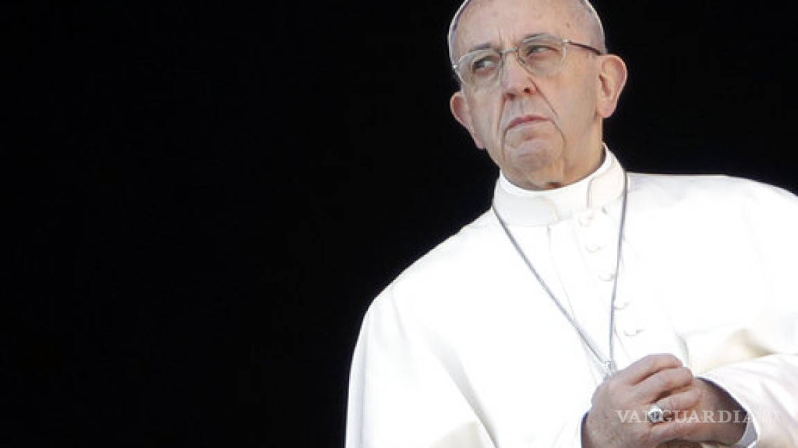 Humanidad desperdició e hirió al 2017, afirma el papa Francisco