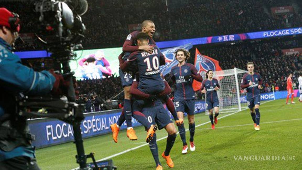 $!¡Se apaga el festejo! Neymar sale lesionado