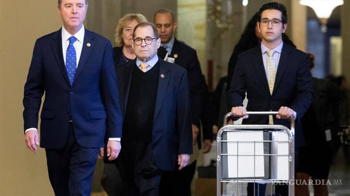 $!Al final de su argumentación los demócratas acusan a Trump de abusar de su cargo