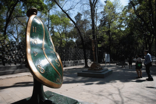 $!Exposición saca a la calle de la Ciudad de México las esculturas de Dalí