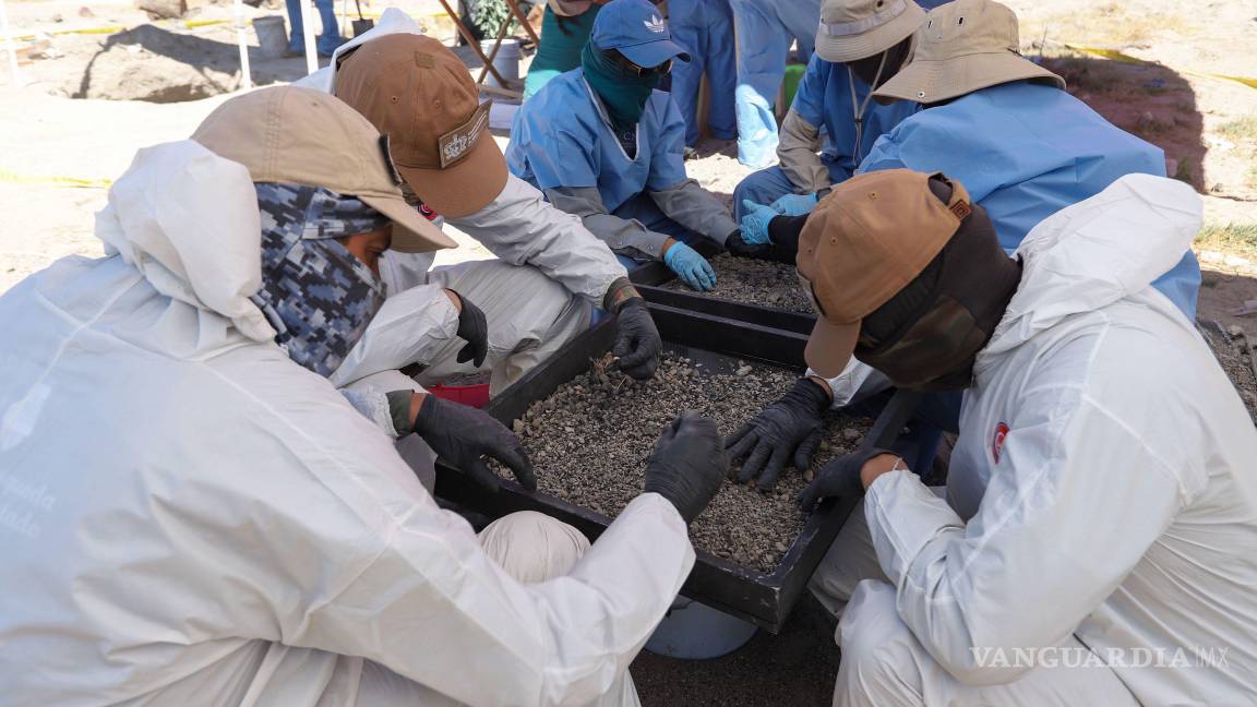 $!16 MARZO 2025.- La Fiscalía del Estado de Jalisco realizó una jornada de trabajo junto con integrantes del colectivo Guerreros Buscadores de Jalisco el 13 de marzo de 2025 en el Rancho Izaguirre, con el fin de verificar si habías más restos humanos.