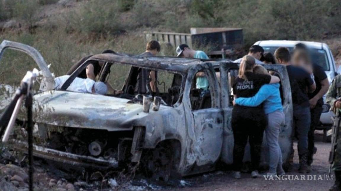 $!¡Quémenlos, quémenlos!... revelan que hay un video grabado por sicarios de la masacre a los LeBarón
