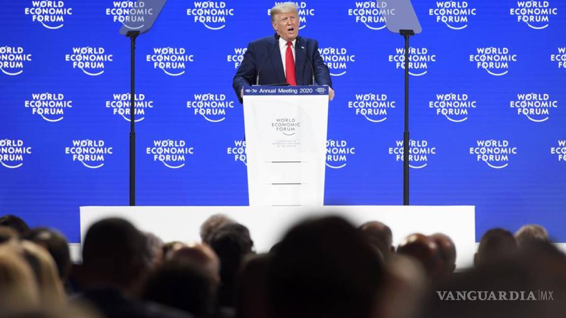 Trump alerta contra los &quot;profetas de la fatalidad&quot; climática y presume su triunfo en las negociaciones con China y México en Davos