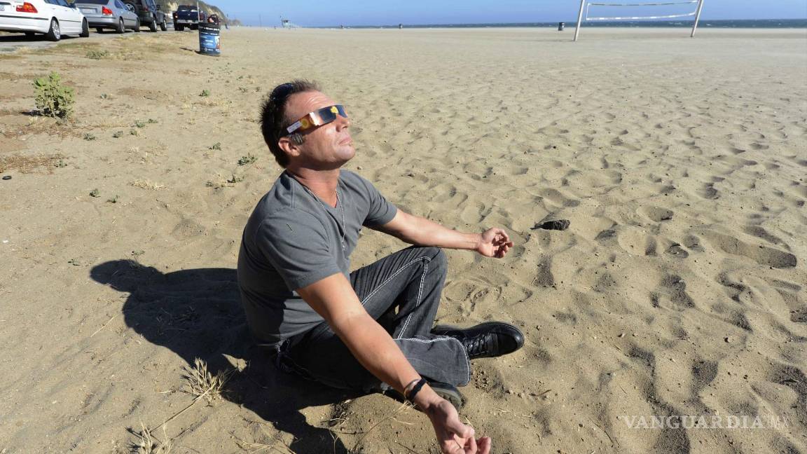 $!La vitamina D se asimila y metaboliza mejor con la luz solar, tomando el sol se convierte en vitamina D. EFE/Michael Nelson