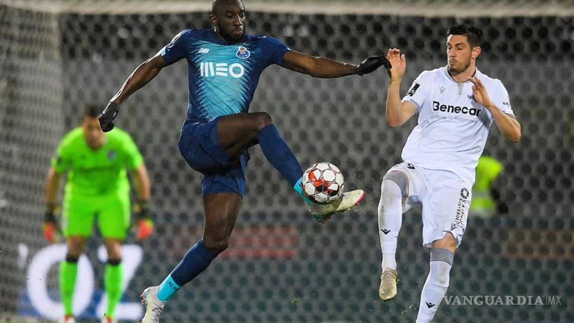 Futbolista del Porto abandona el partido por racismo