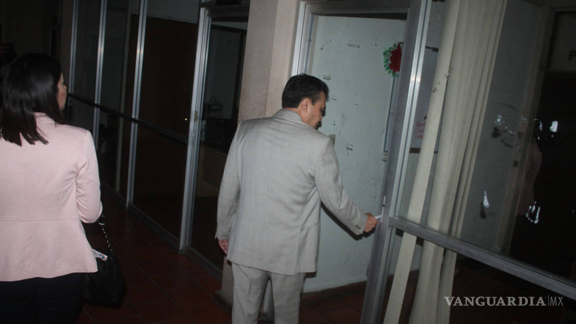 En Coahuila denuncian que Evaristo Madero vacía alcaldía de Parras: se lleva muebles, archivos y... llaves