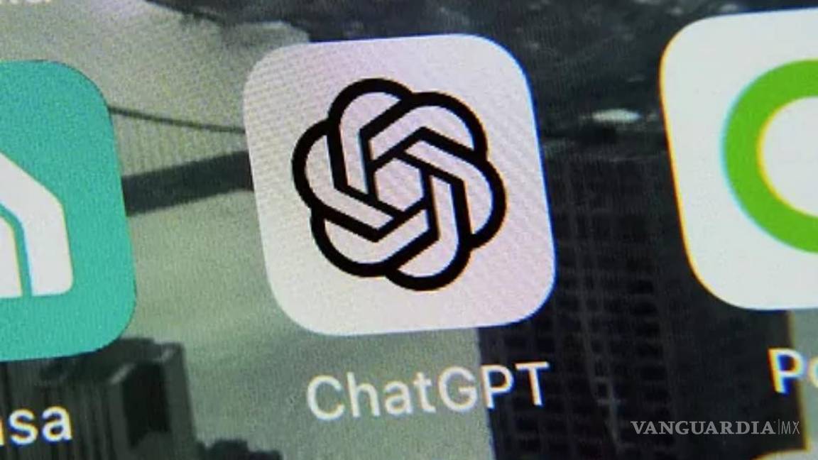 $!Aplicación de ChatGPT en un iPhone, en Nueva York.