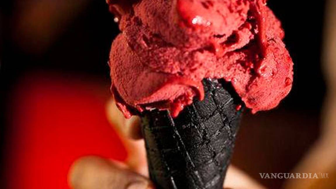 $!Helados y postres 'darks', tendencia que va contra lo 'unicornio'