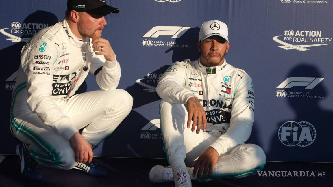 Pilotos de Fórmula 1 evalúan arrodillarse en el inicio de la temporada como protesta