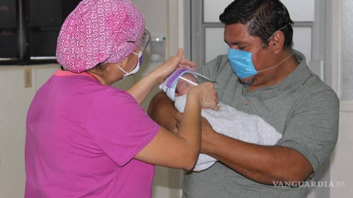 Dan de alta a bebé milagro en Saltillo, personal del IMSS evitó contagio