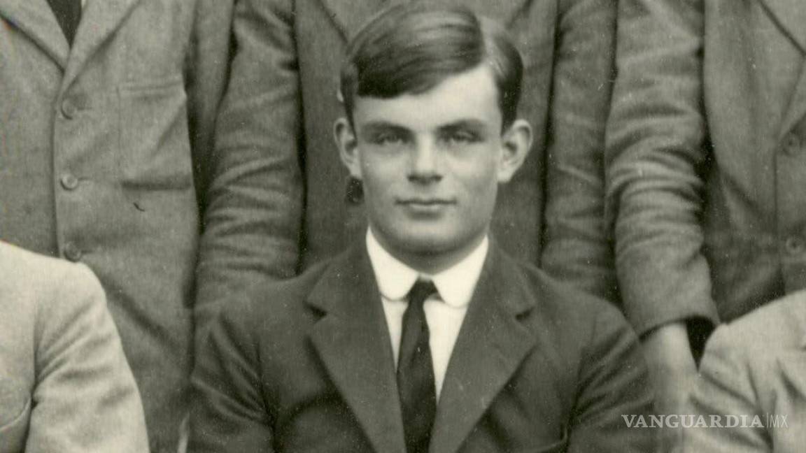 $!Alan Turing en 1930. El descifrador de códigos de la Segunda Guerra Mundial fue declarado culpable de indecencia grave en 1952.
