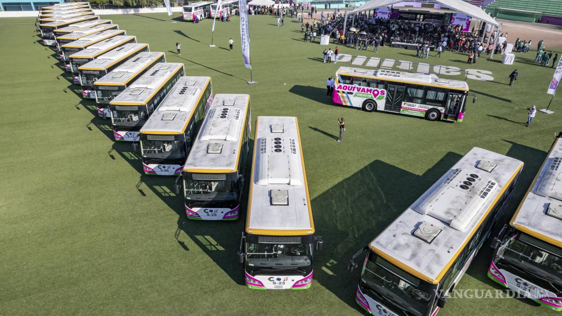 $!El alcalde Javier Díaz González exhortó a los usuarios a cuidar las unidades y advirtió sanciones en caso de daños.