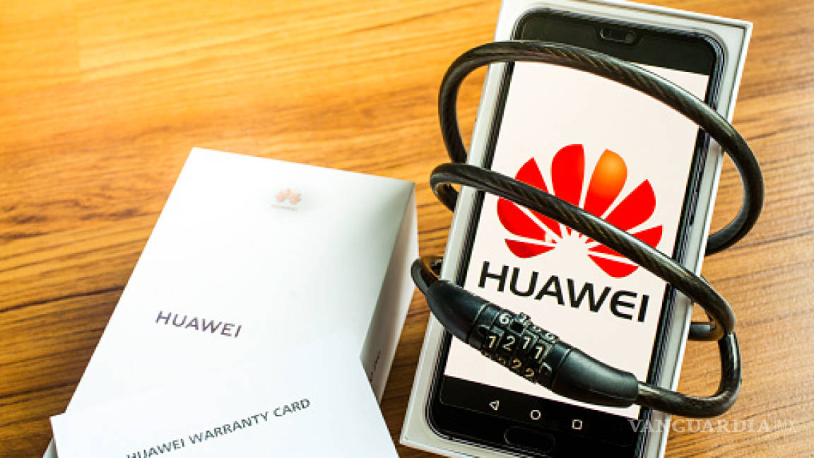 Huawei podría enfrentar carencia de chips y pantallas