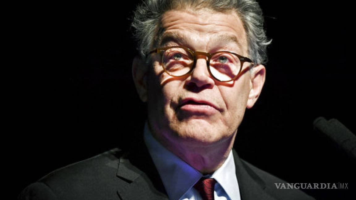 El senador Al Franken renuncia a consecuencia de acusaciones de acoso sexual