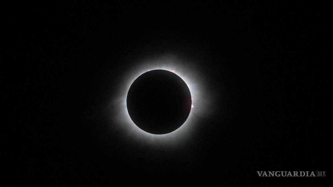 $!Este lunes 8 de abril, partes de México, Estados Unidos y Canadá fueron testigos de un espectáculo celestial extraordinario: un eclipse solar.