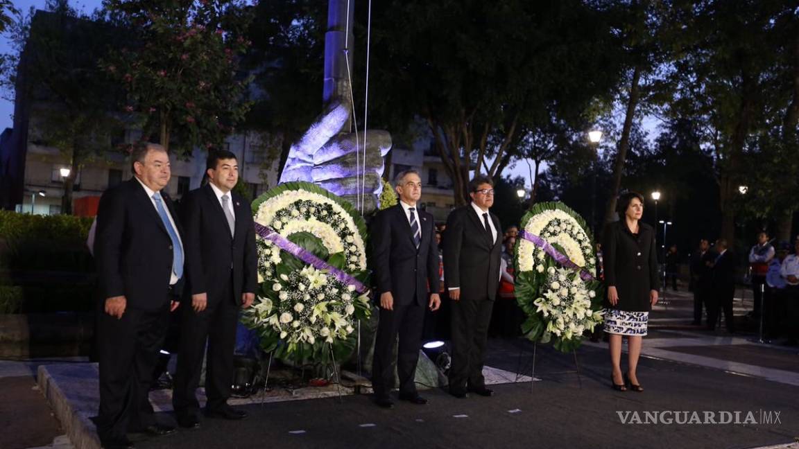 Mancera encabeza guardia de honor por sismos de 1985