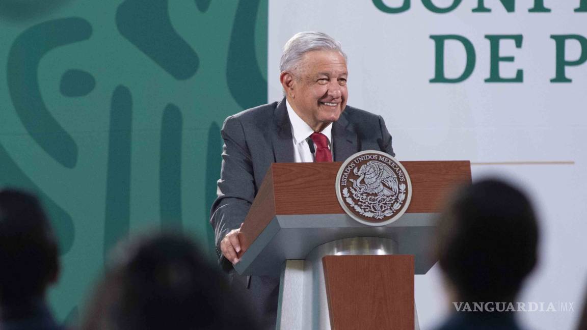 AMLO criticaba que remesas fueran la primera fuente de ingresos en México; hoy lo presume