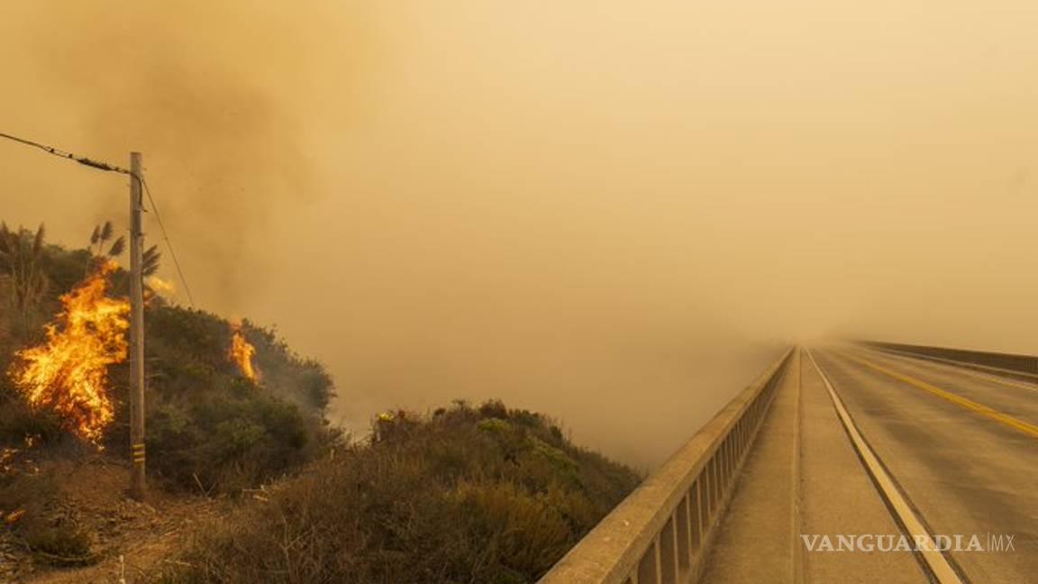 $!Humo de incendios ya cubre la costa oeste de EU