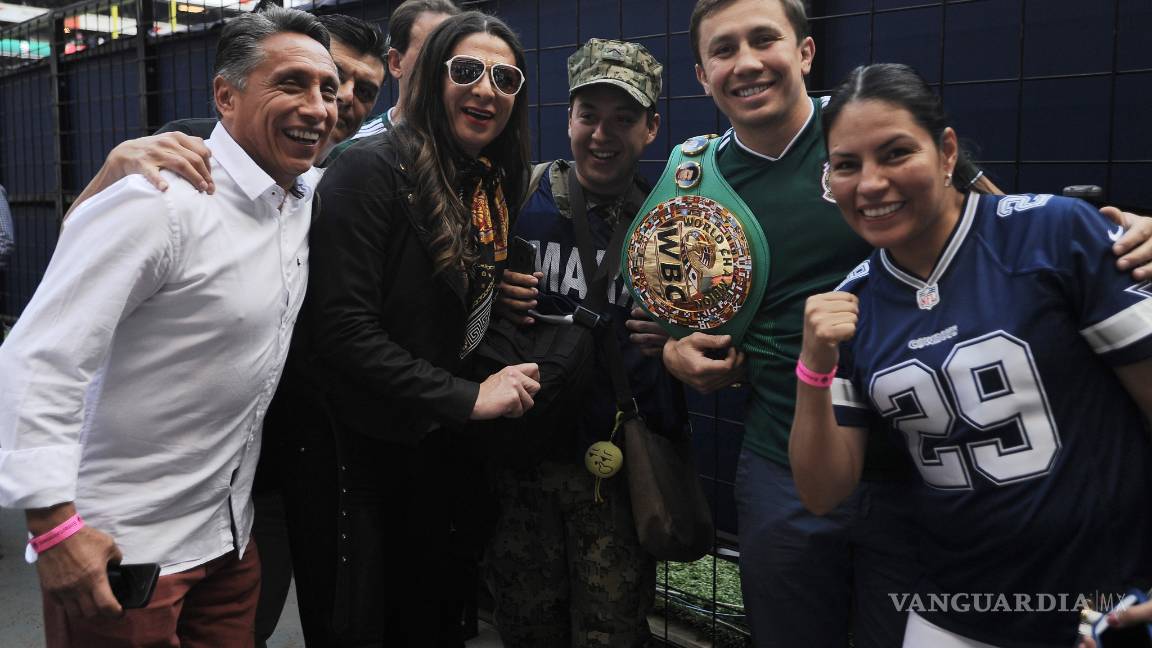 $!Perrita Frida presente en el juego de la NFL en México