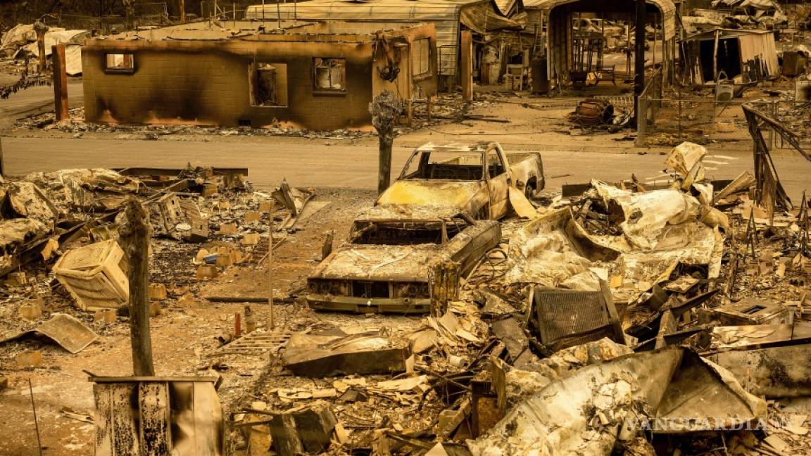 Incendios en California dejan 6 muertos, miles de casas en peligro