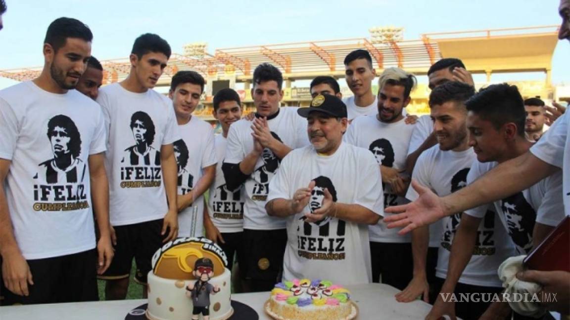 Maradona festeja su 58 aniversario y hasta Nicolás Maduro lo felicita