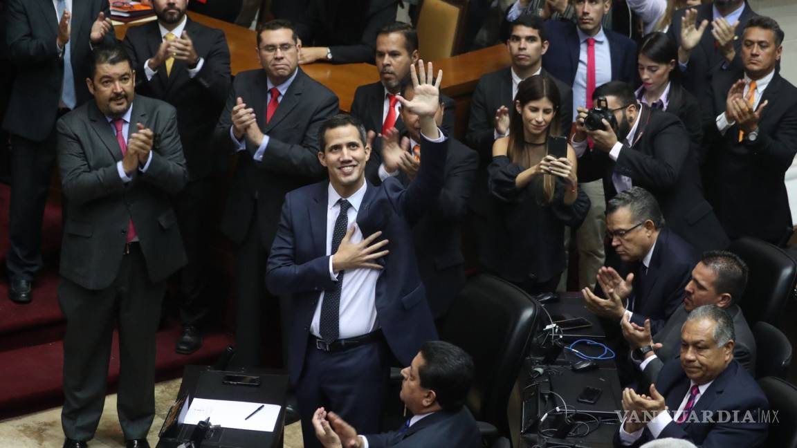 Declara la Asamblea Nacional de Venezuela ‘usurpador’ a Maduro