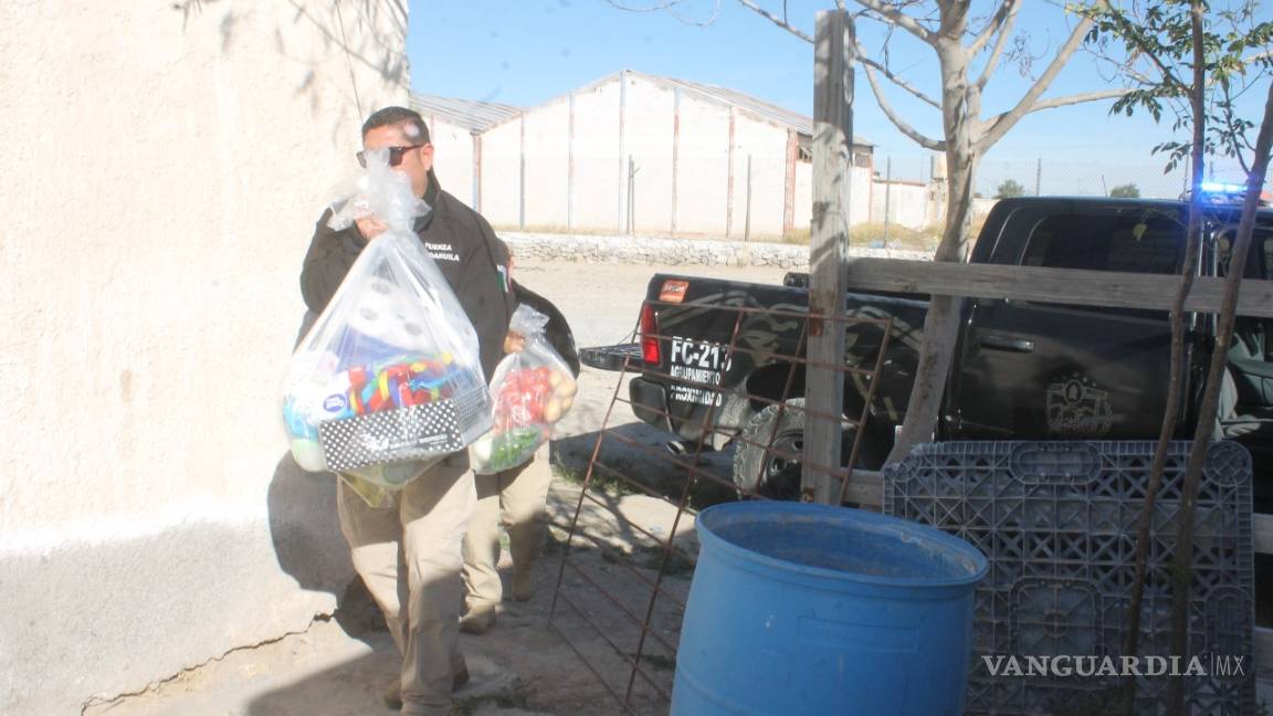 $!Elementos de Fuerza Coahuila entregan apoyo a mujer invidente