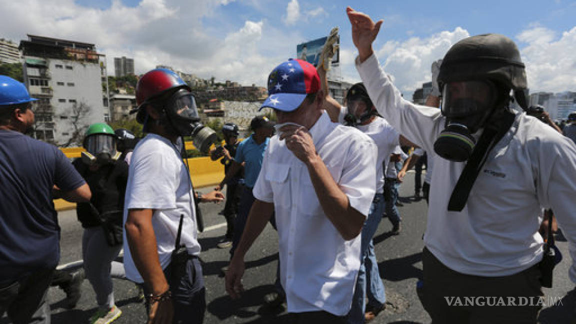 Guardia Nacional Bolivariana agredió al líder opositor Capriles tras una manifestación