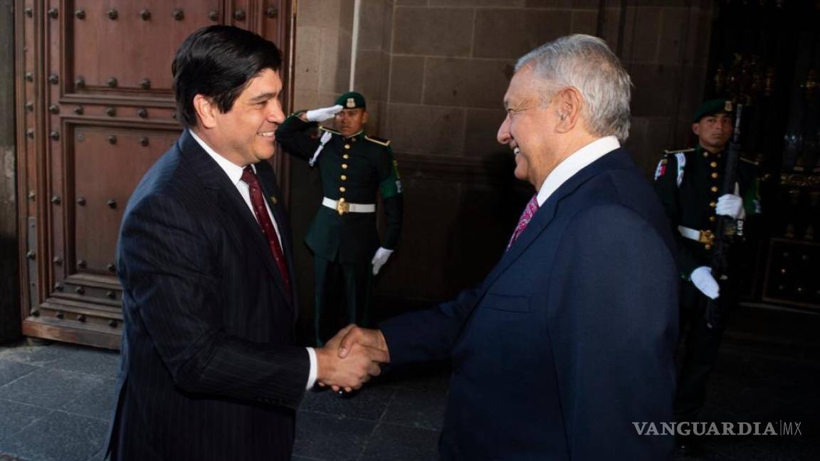 Recibe AMLO al presidente de Costa Rica en Palacio Nacional