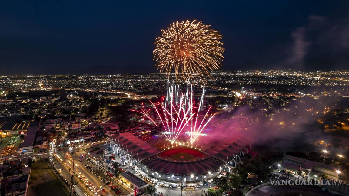 $!Este era el espectacular show de juegos artificiales de la inauguración.