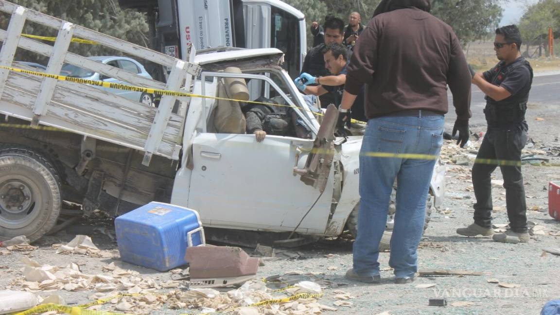 Aparatoso choque deja dos personas sin vida en la carretera Saltillo-Torreón