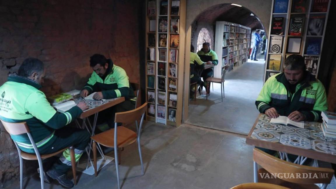 $!Recolectores de basura crean biblioteca con libros que fueron desechados