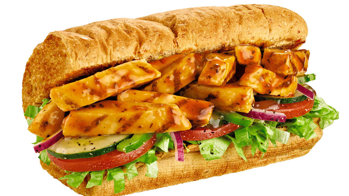 Sabe a pollo, pero no es de pollo, escándalo por la carne de los sandwiches de Subway