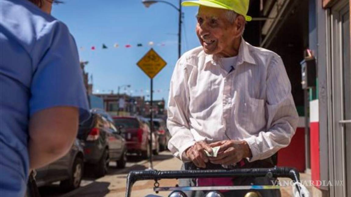 Vendedor de paletas mexicano de 90 años recibe 166 mil dólares para su retiro