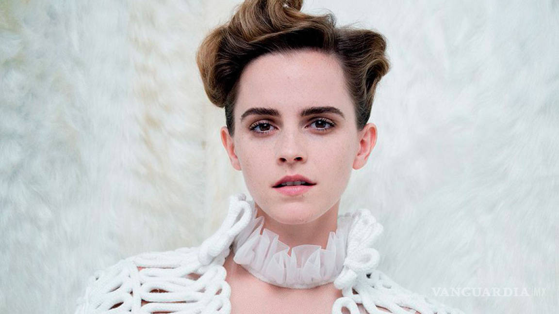 Emma Watson luce sexy topless para revista