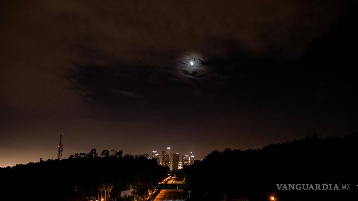 $!Imágenes de la asombrosa Superluna de sangre que coincide con un eclipse lunar