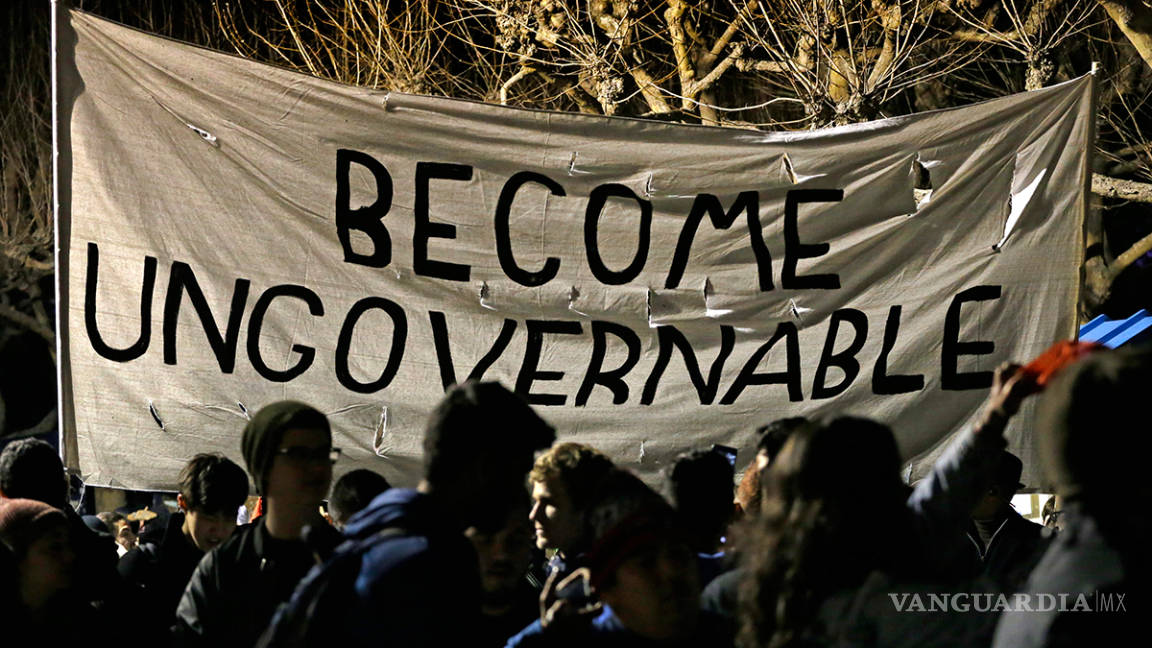 Violentas protestas contra el ultraderechista Milo Yiannopoulos en la Universidad de Berkeley
