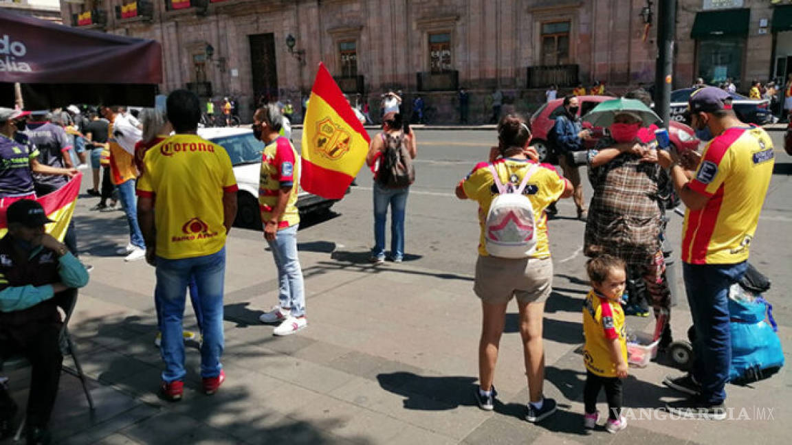 En plena pandemia, aficionados de Morelia se manifiestan contra el cambio a Mazatlán