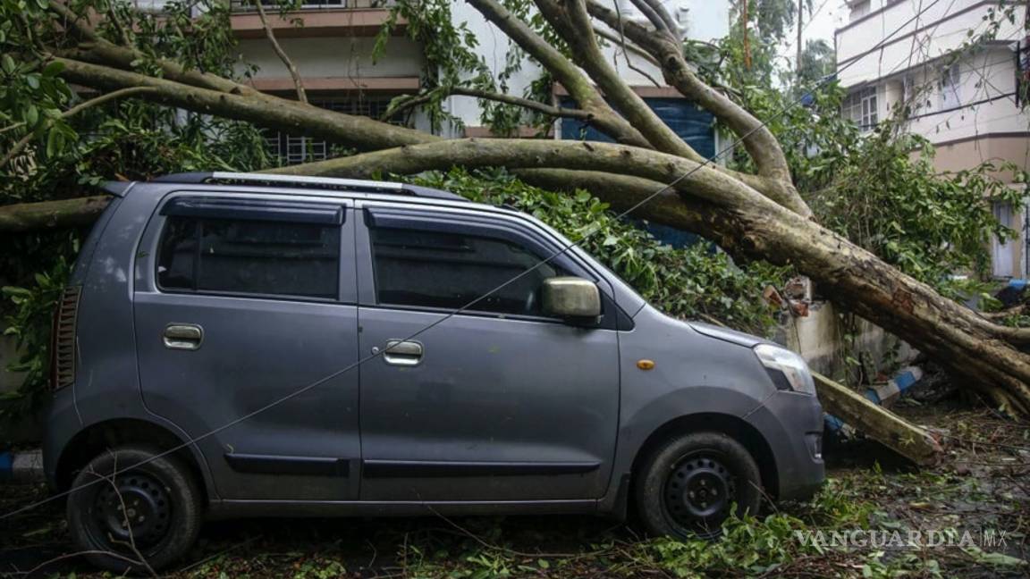 $!Super ciclón Amphan arrasa y destroza todo lo que se interpone en su paso por la India y Bangladesh (fotos)