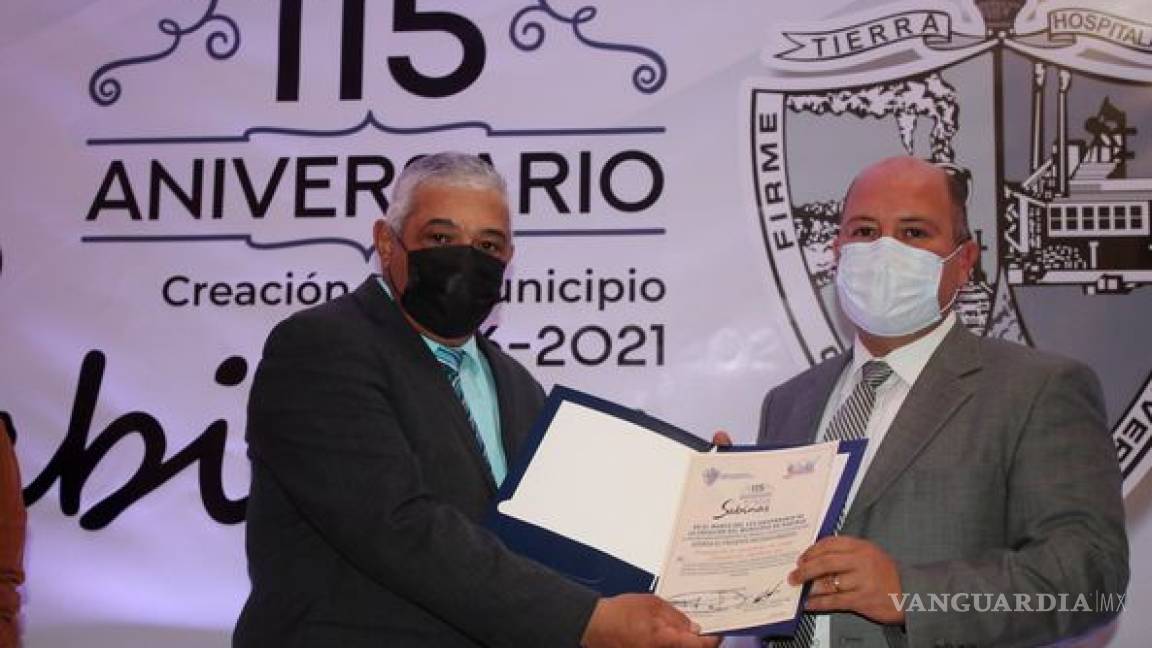 Reconoce gobierno de Sabinas a personal médico en el marco del 115 Aniversario de la ciudad