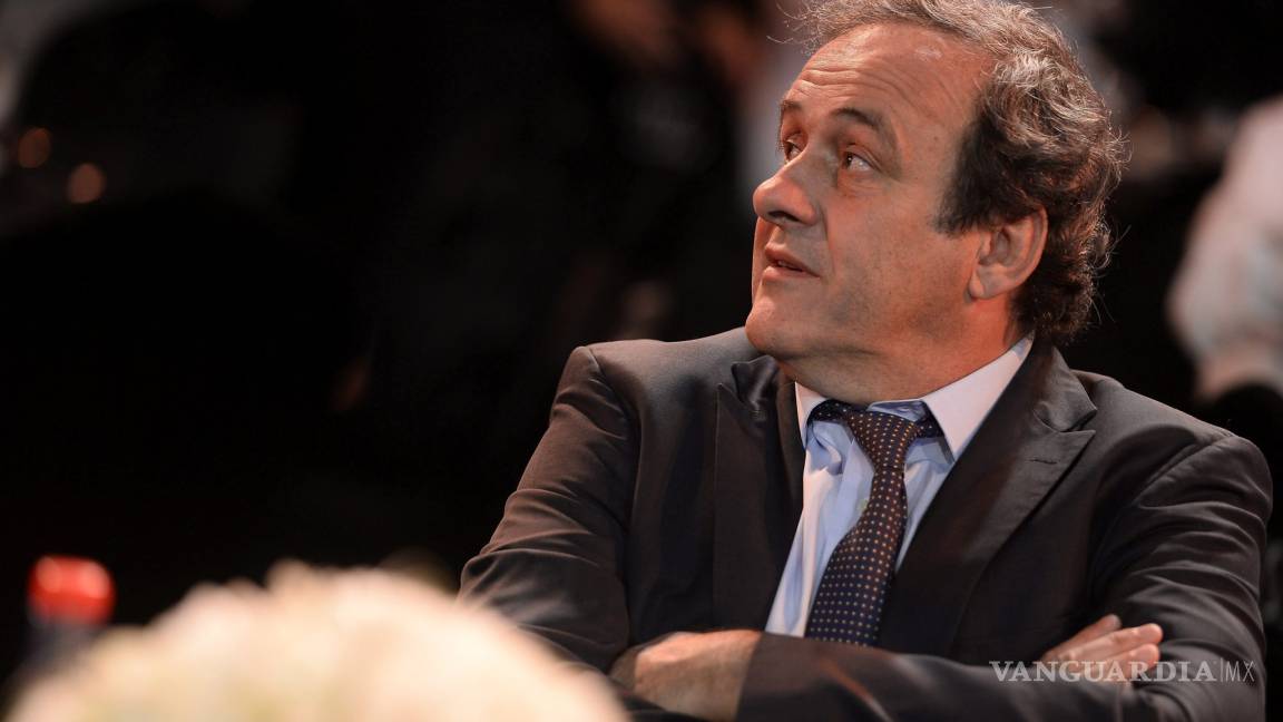 Platini retira su candidatura a la presidencia de la FIFA