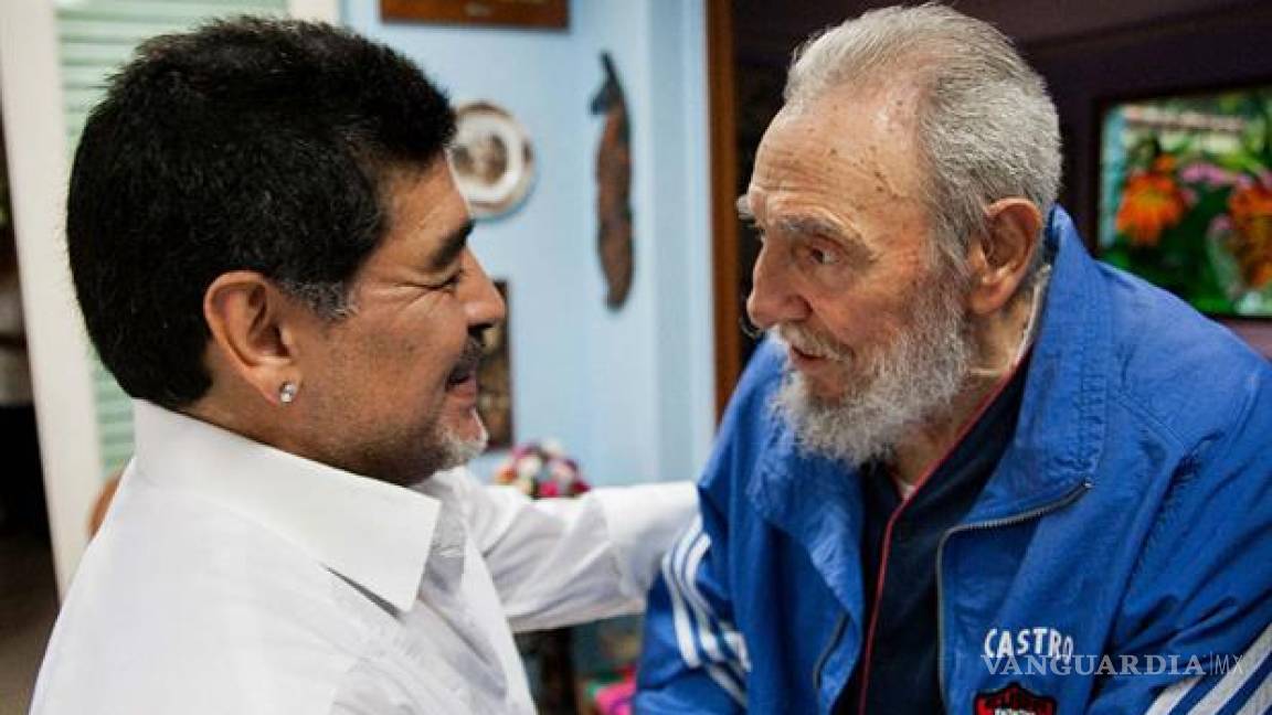 &quot;Fue como mi segundo padre&quot;: Maradona llora la muerte de Fidel Castro