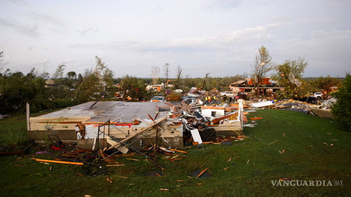 Tornado azota capital canadiense; no hay víctimas mortales
