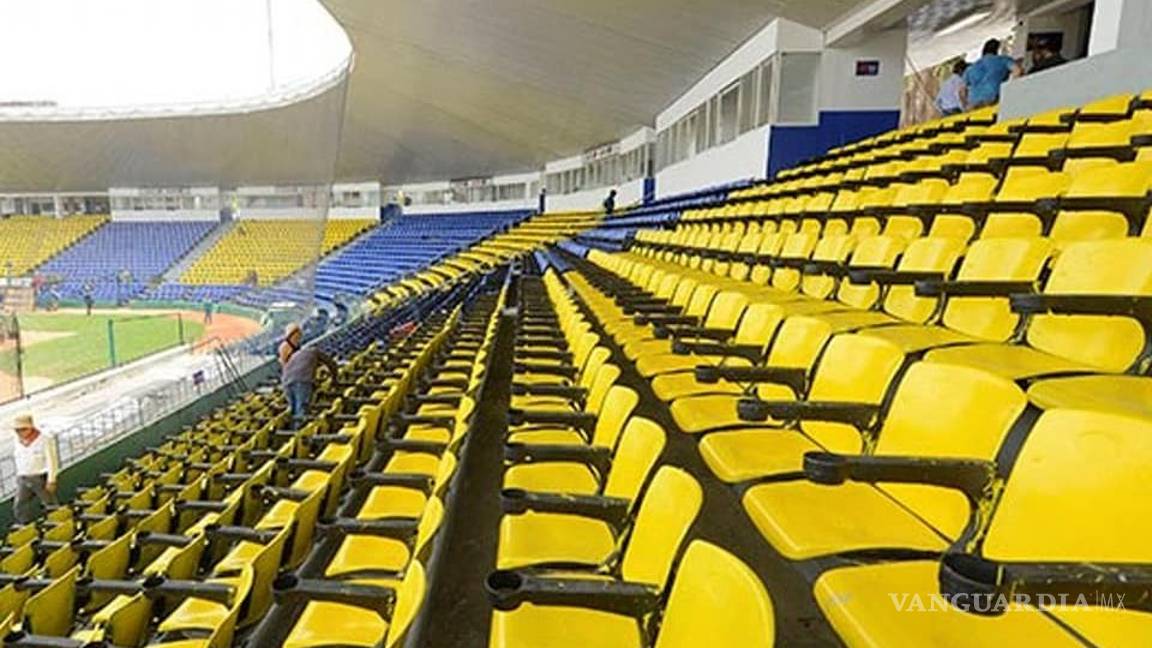 $!Acaban llenos de pintura aficionados de los Olmecas