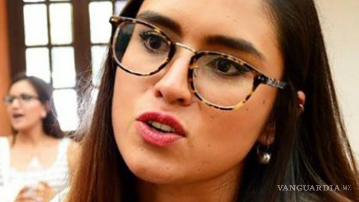 $!De ser 'ayudante' de AMLO, Paloma Aguilar entró al SAT… ¡con novio, suegro y amigos!