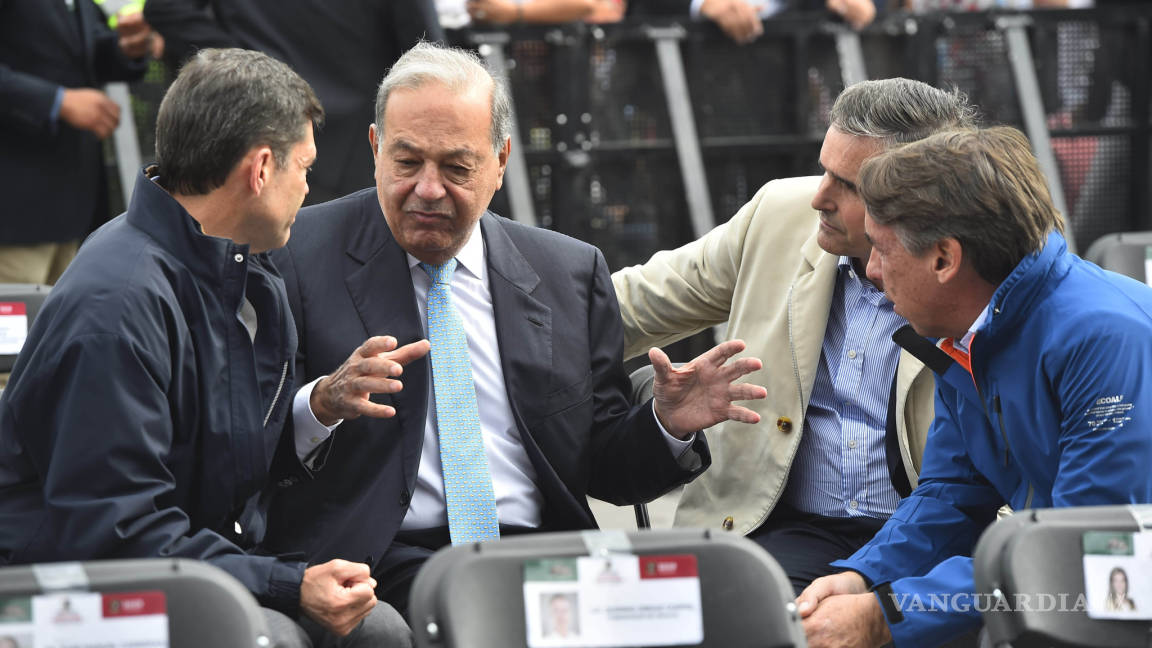 Emilio Azcárraga y Carlos Slim, entre los invitados al festejo de AMLO