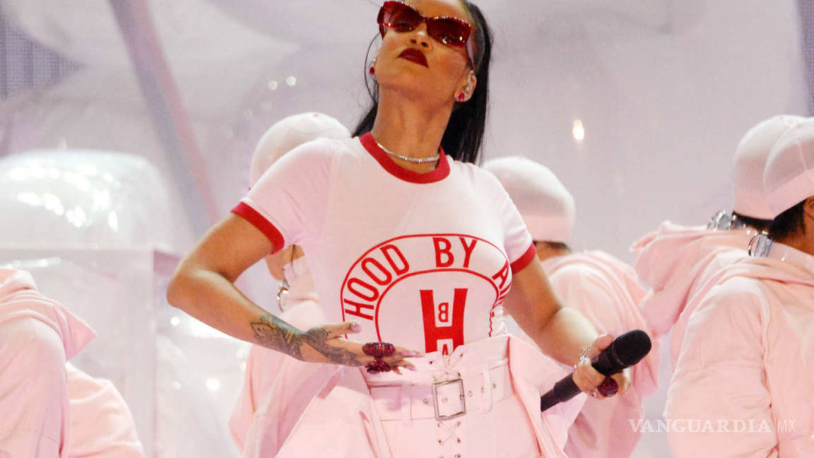 Los espectaculares looks de Rihanna en los VMAs
