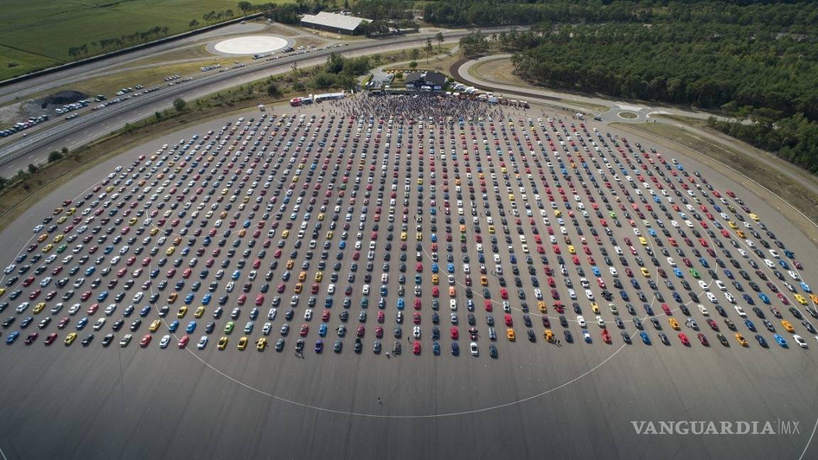 $!Bélgica quita a México récord de la caravana más grande de Ford Mustang